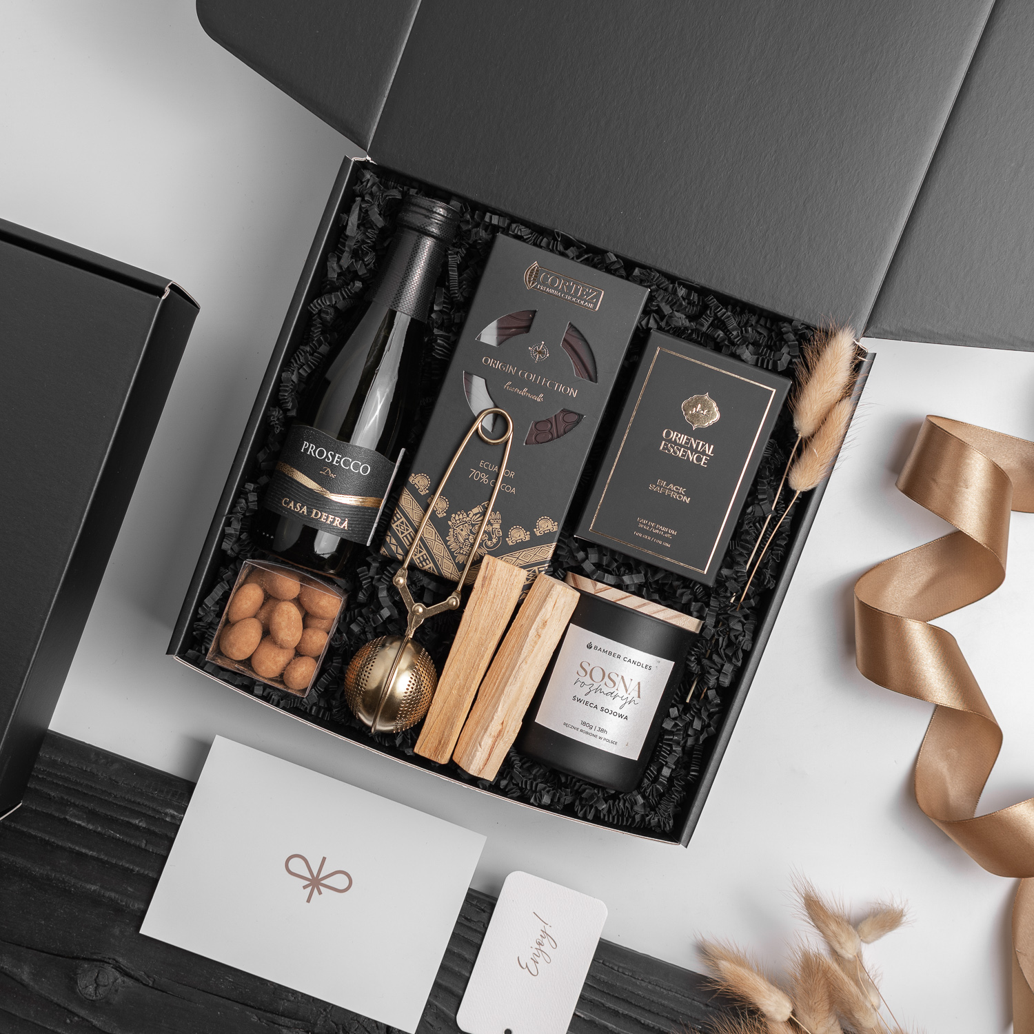 luksusowy zestaw prezentowy z perfumami i świecą 1