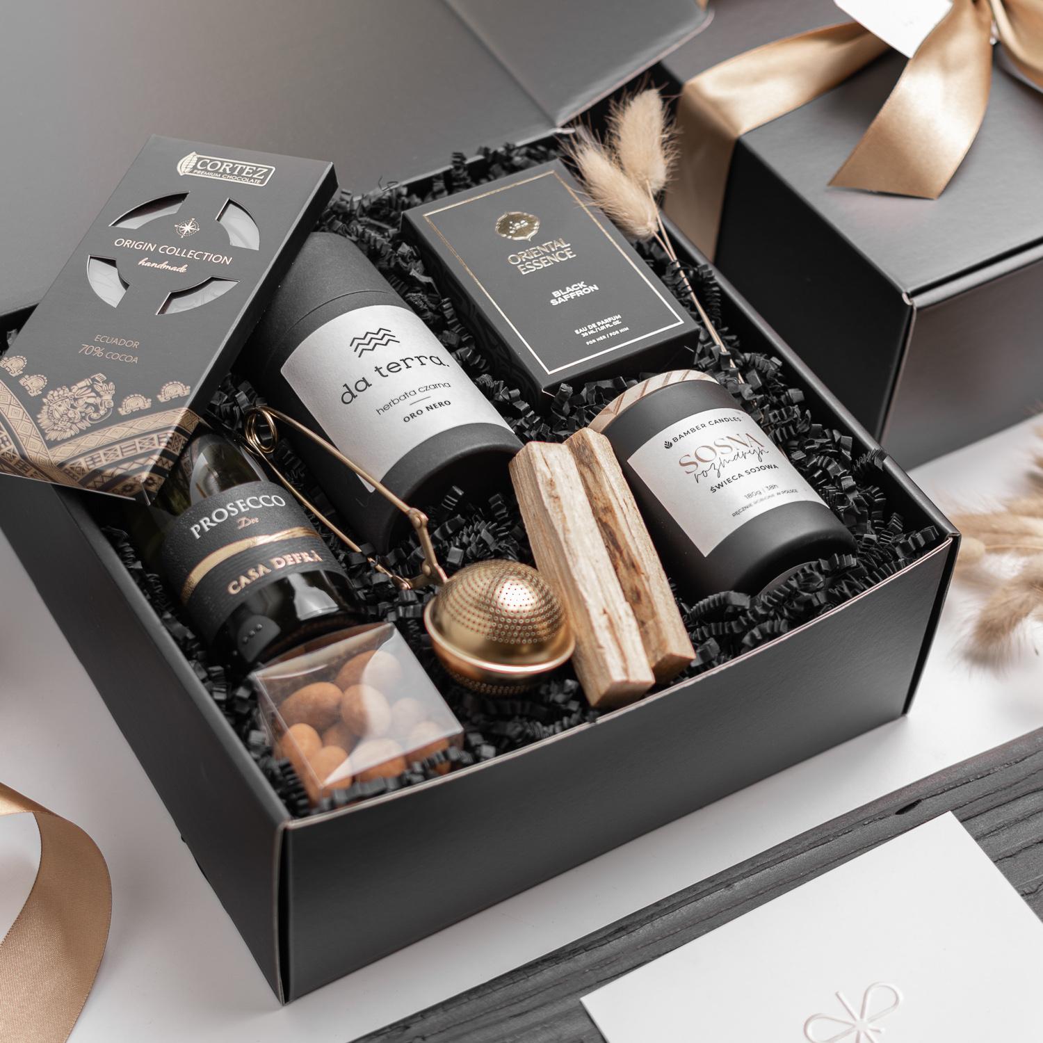luksusowy zestaw prezentowy z perfumami i świecą 6